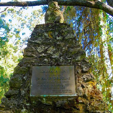 The memorial cairn at Kaluakauka.