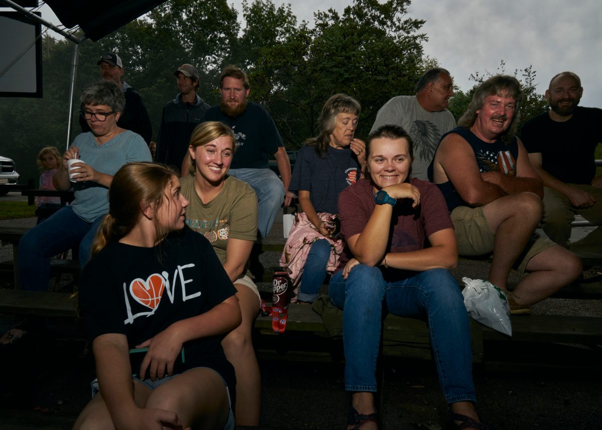 Even as darkness fell over the marble yard, devoted fans remained to watch the final rounds of the championship.