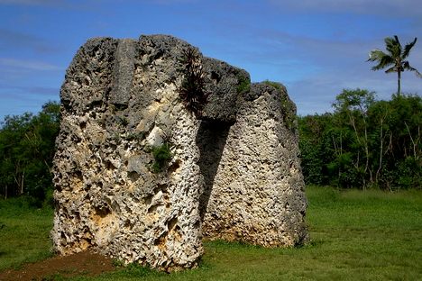 Ha‘amonga ‘a Maui