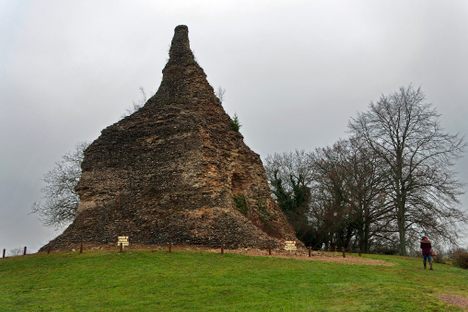 La Pyramide de Couhard