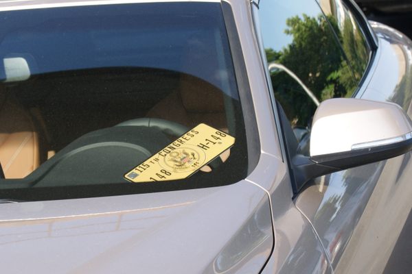 Notice the Congressional license plate in the windsheild