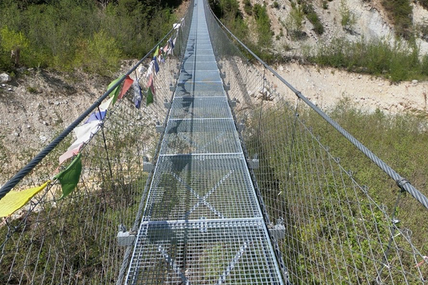 Bhutanese Bridge Leuk VS