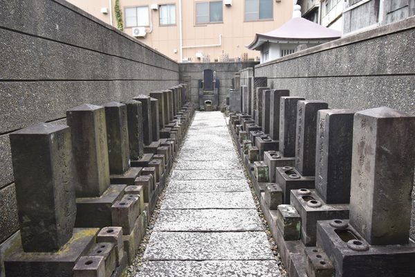 The original (now empty) grave of Yoshida Shōin.
