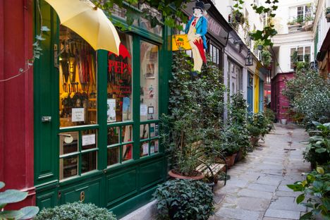Pep's shop in Passage de l'Ancre, de St-Martin 