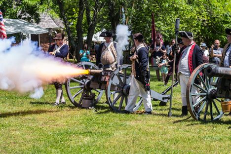 Historical interpreters in action.