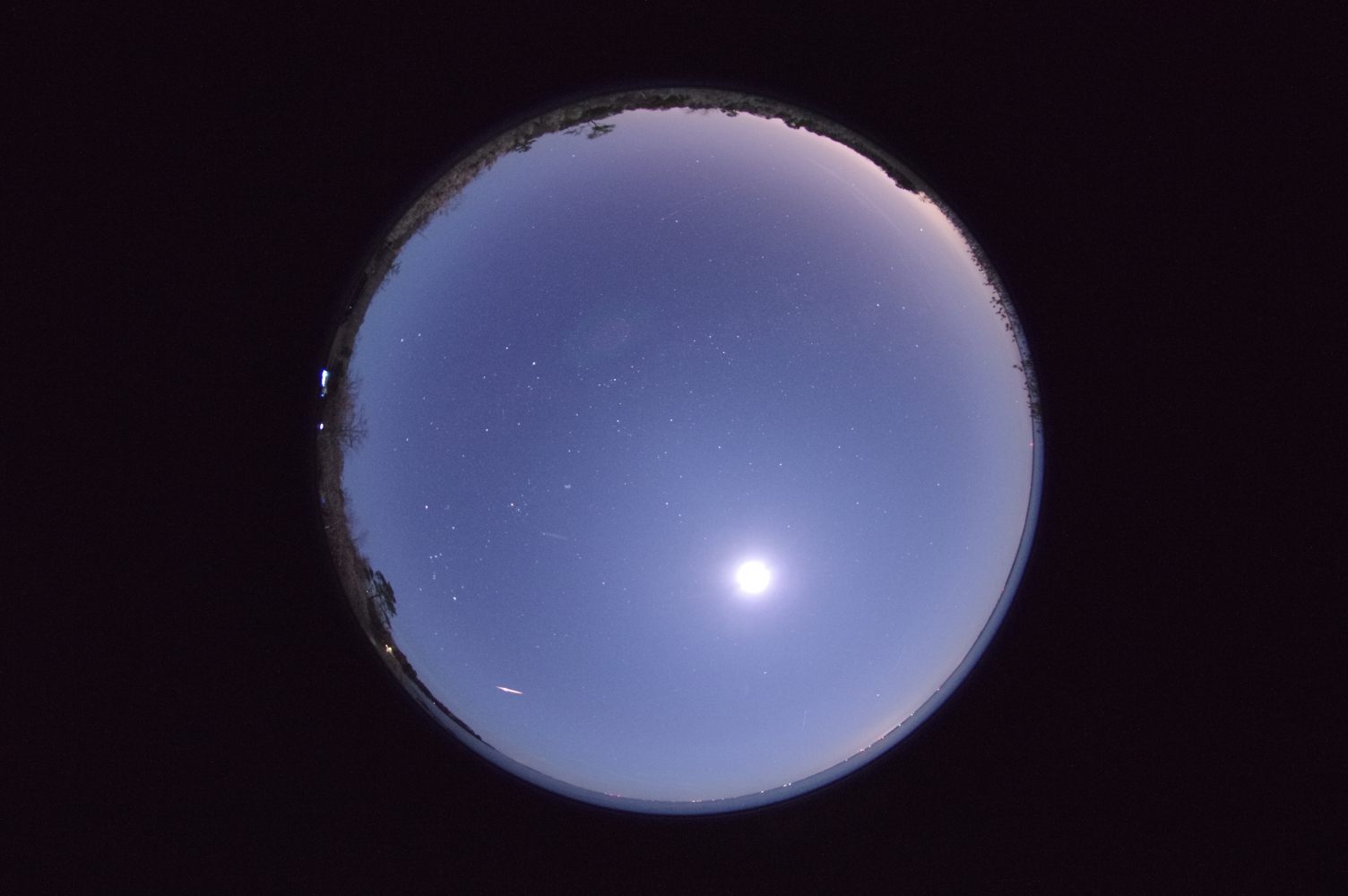 The small, bright streak on the lower left was part of the Phoenicid meteor shower in December 2014.