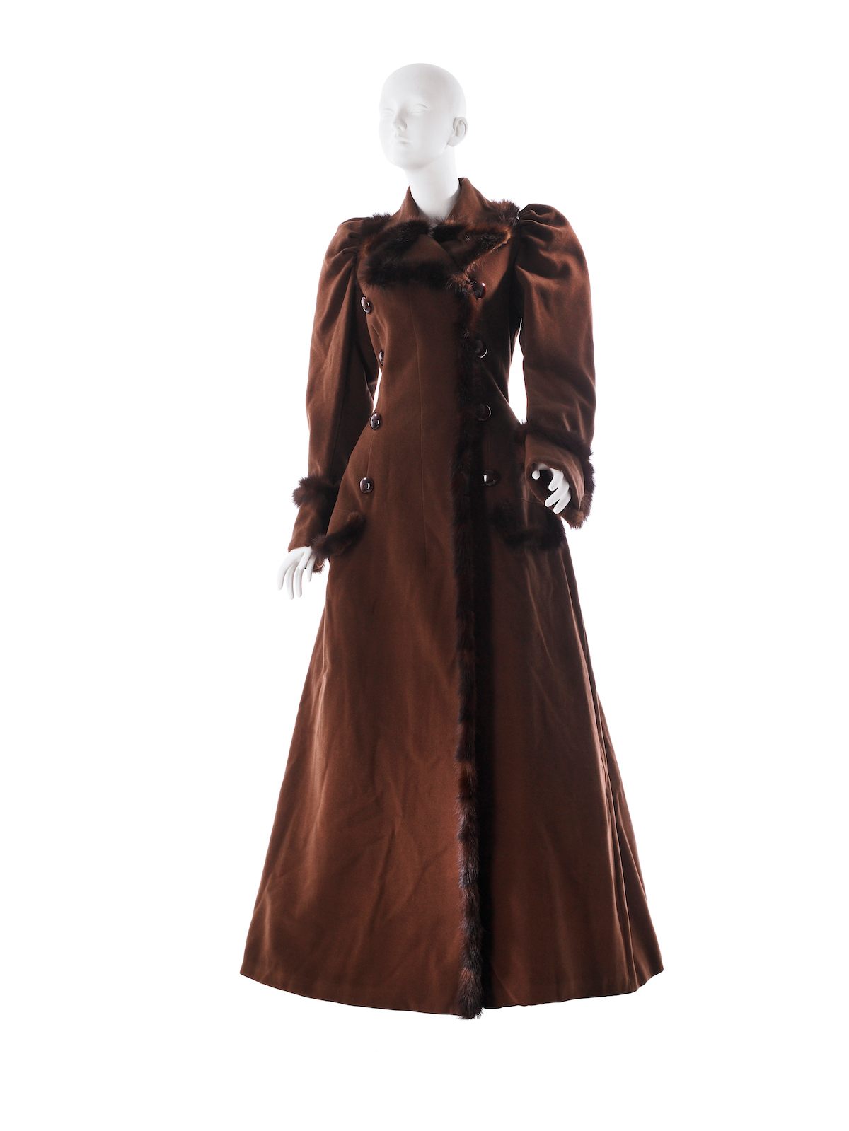 Coat worn for skating, in duvetyn with mink trim, designed by Charles Frederick Worth and Jean-Philippe Worth c. 1890. 