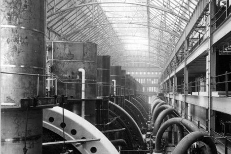 Incredible Photographs of the Monumental Power Station That Electrified the Manhattan Rails