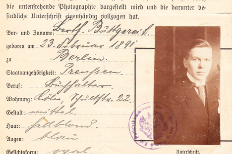 Berthe, later Berthold, Buttgereit's travel pass makes no mention of tranvestitism. But "B.B. is not forbidden to wear man’s clothes" was written on the back. 