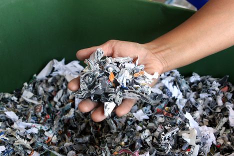 Fleeting Wonders: Shredding the Worst of 2015 in Times Square