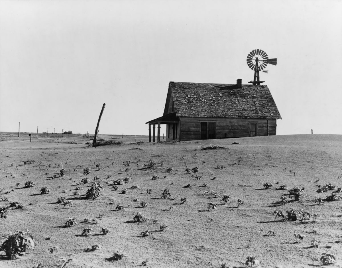 A homestead in northern Texas, photographed June 1938 by Dorothea Lange, who documented the plight of farmers and their families in the Dust Bowl.