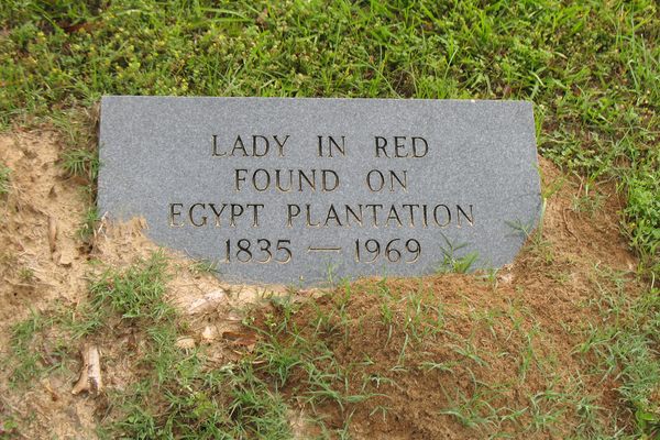 The Lady in Red's grave in Odd Fellows Cemetery.