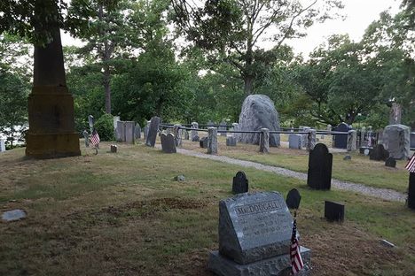 Little Neck Cemetery