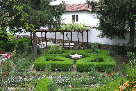 The courtyard of the Rose Museum.