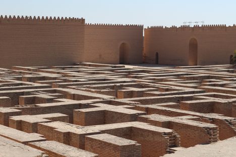 Outside the gates of Babylon is a vast maze.