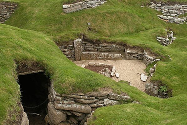 Skara Brae is on the west coast of Scotland. 