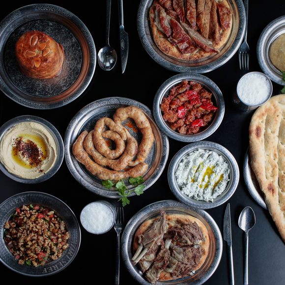 While the büryan kebabi are the stars of the show here, don't sleep on the other dishes.