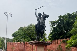 Statue of Jhalkaribai