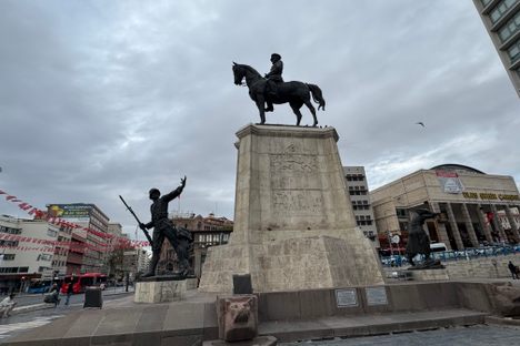Monument from the side