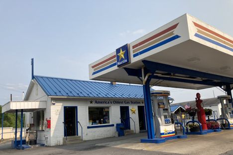 Reighard's Gold Star Service Station