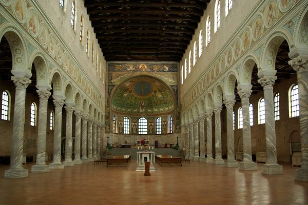 The sarcophagi are located on both lateral walls inside the basilica. 