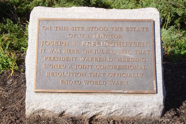 A closeup of the plaque.