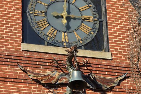 The bell dragon clock, facing 21st street.