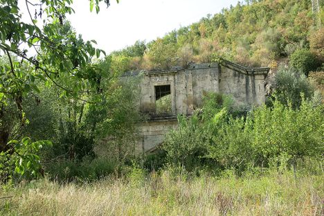 Ruins of the Church of San Vittorino.
