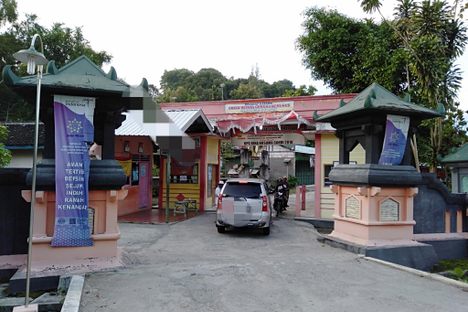 Gunung Kemekus Entrance