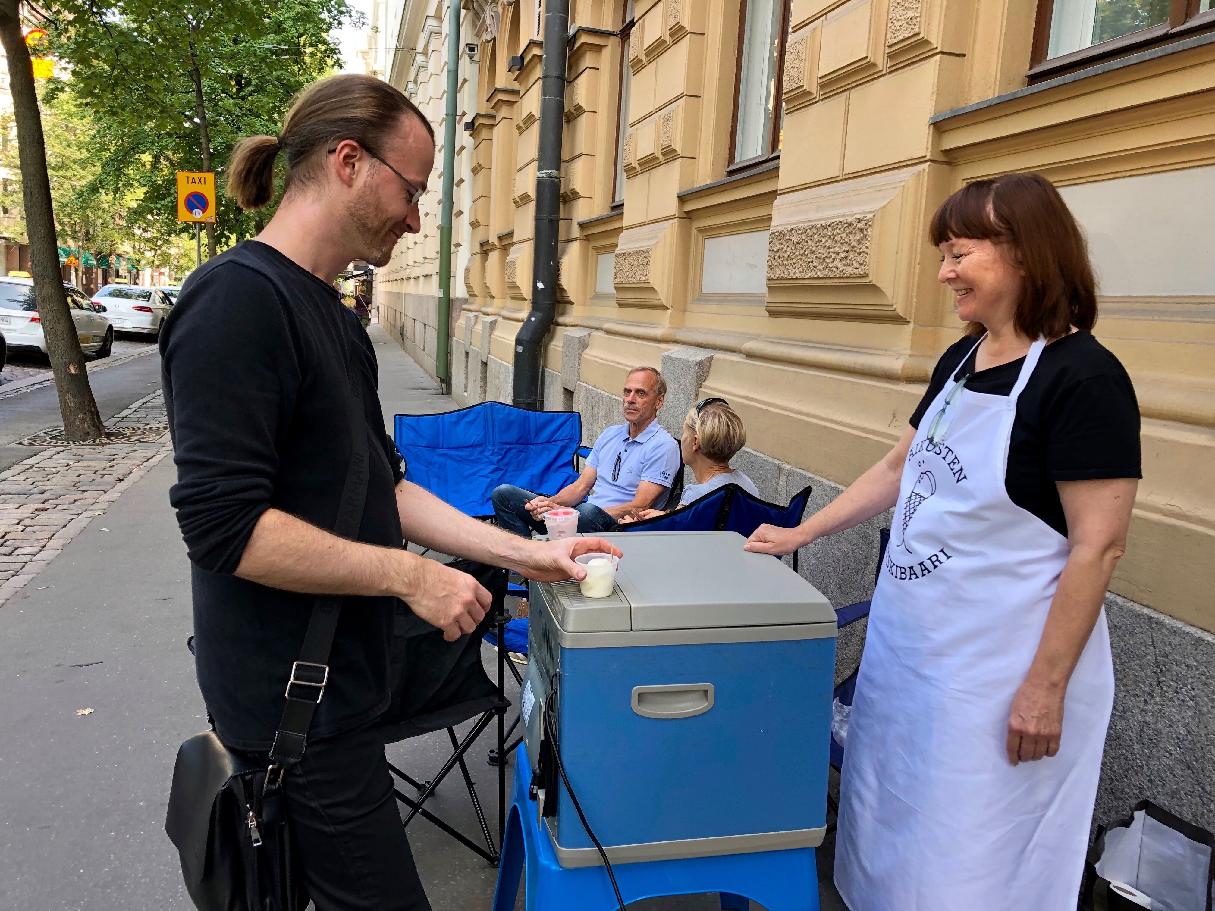 <em>Salmiakki</em> is indeed available at Iiu Laitinen's ice cream stand.
