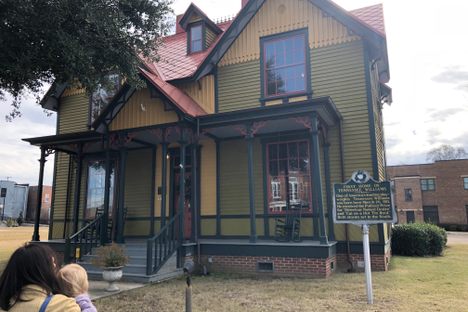 Front view of the Tennessee Williams Home and Welcome Center.