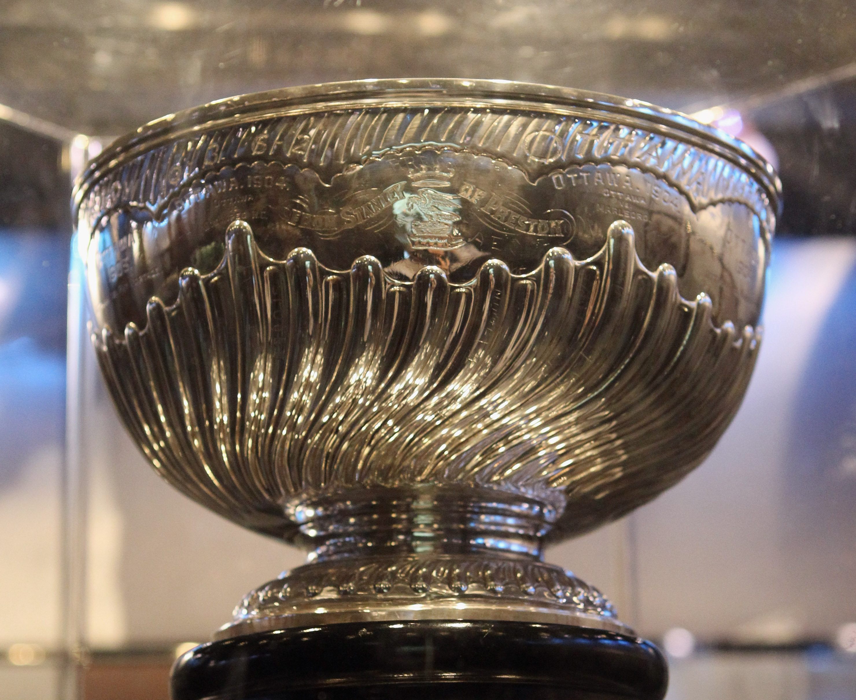 Is that the Stanley Cup?' Iconic trophy accidentally delivered to wrong  house