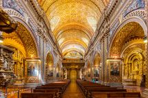 Main nave of Iglesia de la Compañía de Jesús.