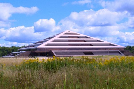 Steelcase Pyramid