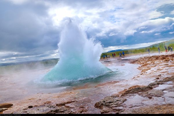 A Strokkur geyser eruption