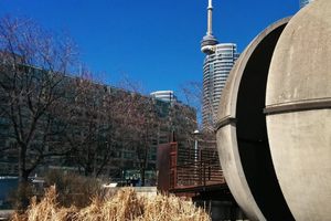 This scenic park on the shores of Lake Ontario is open 24/7.