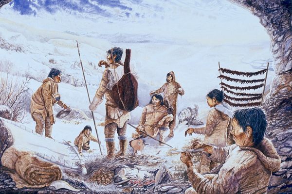 在上一个冰河时代,人们穿过波尼吉亚,就是一个巨大的地形连接亚洲和北美。季节性猎人留下了一批有价值的证据出现在北部加拿大网站被称为蓝洞。