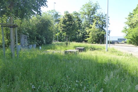 The memorial next to the bridge.