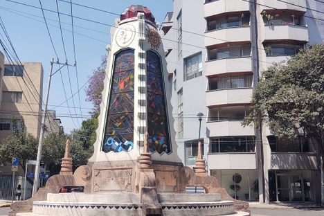 Glorieta Plaza de Sevilla (Seville Plaza Roundabout)