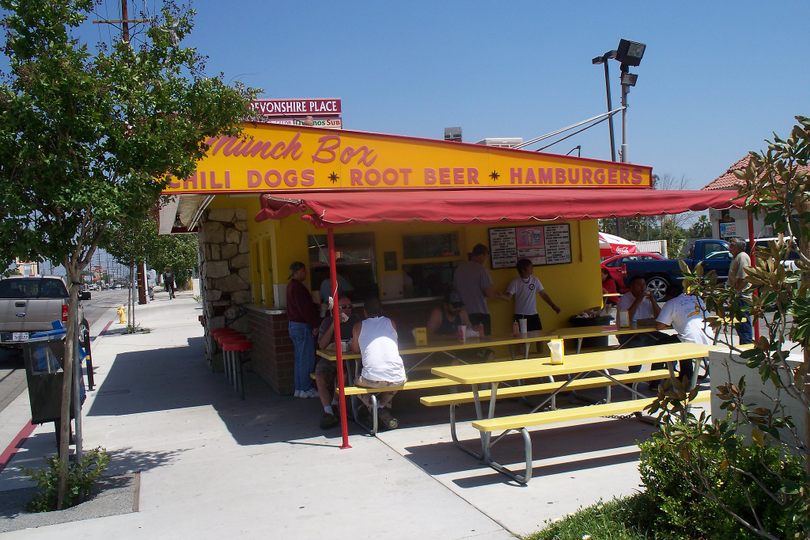 Get chili dogs, root beer, and burgers, just as they were served in the ’50s.