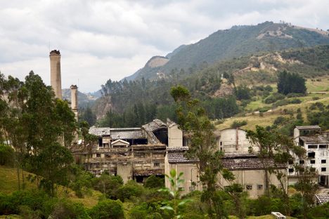 The abandoned La Siberia cement factory and company town.