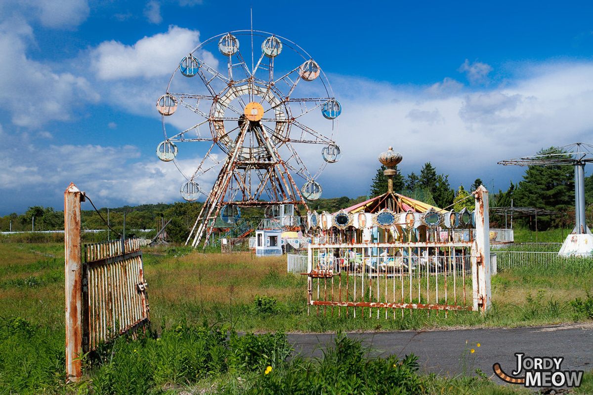 The ferris wheel at Kejonuma Leisure Land, which was open from 1979 to 2000.