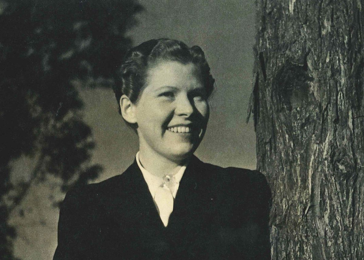 Tammis Keefe produced over 400 bright and colorful hankie designs during her prolific career.