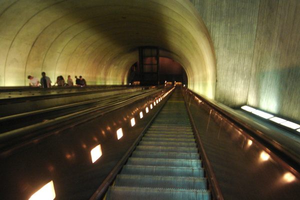 The Rosslyn Metro escalator. (Steven Cohen/Atlas Obscura)