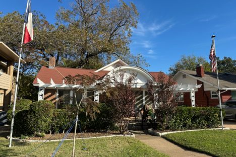 Exterior of the Oswald Rooming House Museum