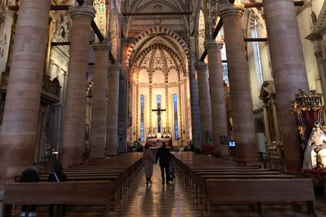 The interior of the Basilica of Sant'Anastasia.