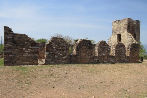 The church's masonry, seen from the side.