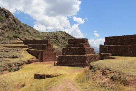 Rumicolca near Pikillaqta, Cusco Region
