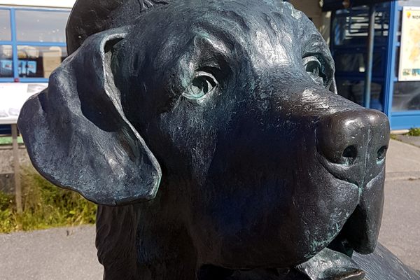 Honningsvåg Bamse Statue