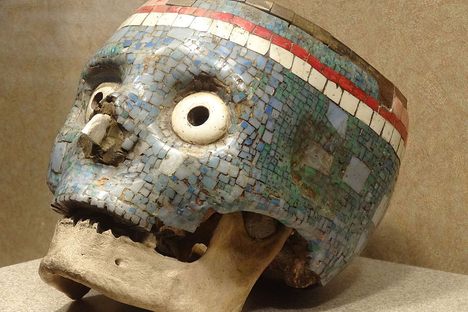 The mosaic votive skull.